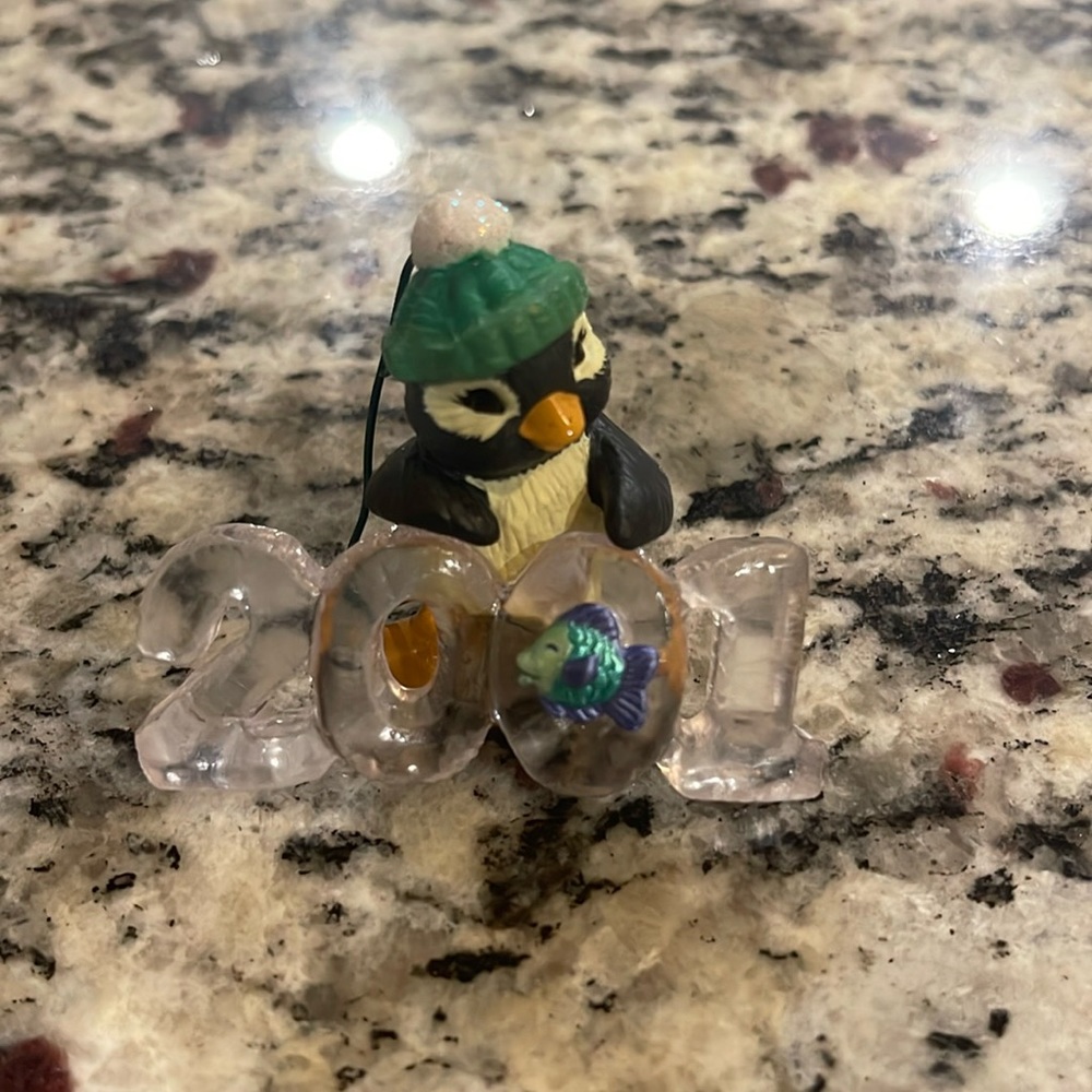 Hallmark date ornament 2001